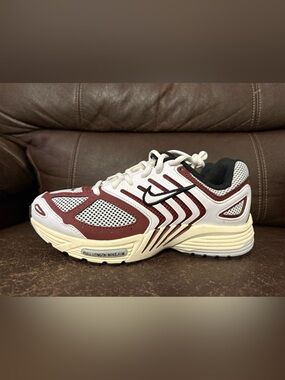 Nike air pegasus brand new no box lid - White & Burgundy